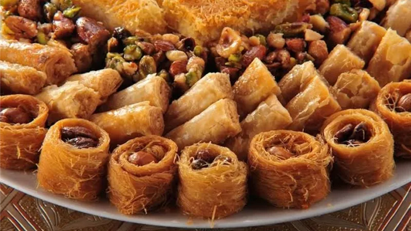 كيف تتناول الحلويات في رمضان؟ الصحة تجيب