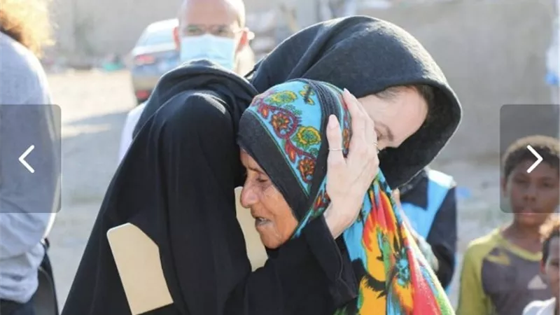 أنجلينا جولي تزور لفيف وتغادر بعد سماع صفارات الإنذار
