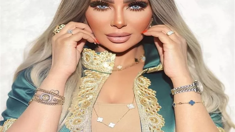 بمكياج ناعم .. سارة خليفة تتألق في أحدث ظهور