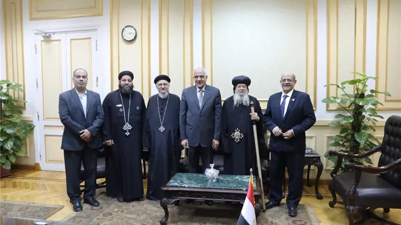 محافظ الجيزة يستقبل وفدا كنسيا لتقديم التهنئة بعيد الفطر المبارك