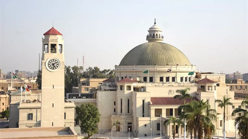 جامعة القاهرة تصدر دليل الحياة المستدامة للطالب الجامعي