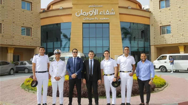 ضباط وأفراد الأمن بالأقصر يوزعون ملابس العيد على الأطفال المرضي بمستشفي شفاء الاورمان