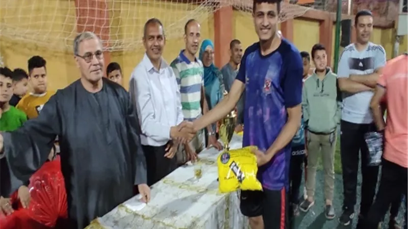 اختتام الدورة الرمضانية وتكريم حفظة القرأن الكريم بمركز شباب المنايل بالقليوبية