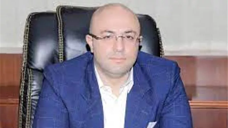 محافظ بنى سويف يؤدى صلاة العيد ويزور الايتام والمسنين