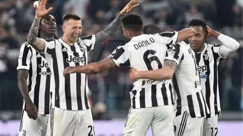 يوفنتوس يضمن التأهل لدورى الابطال عقب تعادل روما مع بولونيا