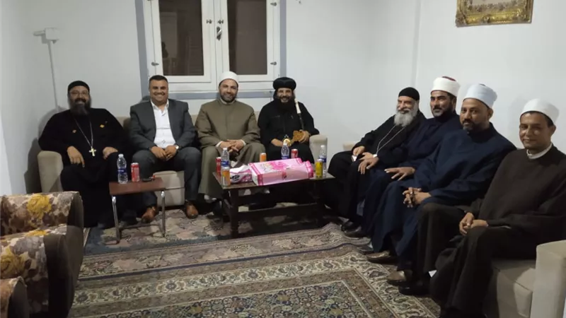 وفدا كنسيا يزور أوقاف البحر الأحمر لتقديم التهنئة بعيد الفطر المبارك