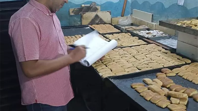حمله صحيه بسمسطا على كعك العيد