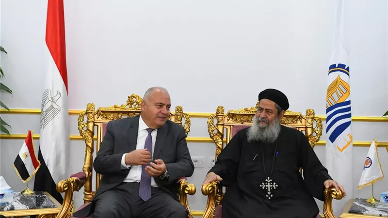 محافظ قنا يستقبل وفدا كنسيا للتهنئة بعيد الفطر المبارك