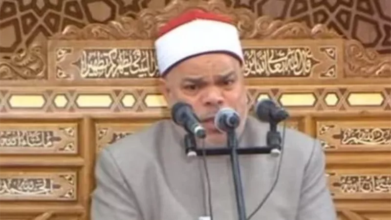 بدء شعائر صلاة عيد الفطر المبارك بمسجد المشير طنطاوي