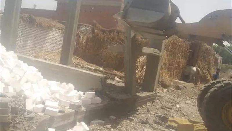 إزالة ١٨ حالة تعدى على الأراضى الزراعيه ببنى سويف فى أول أيام العيد