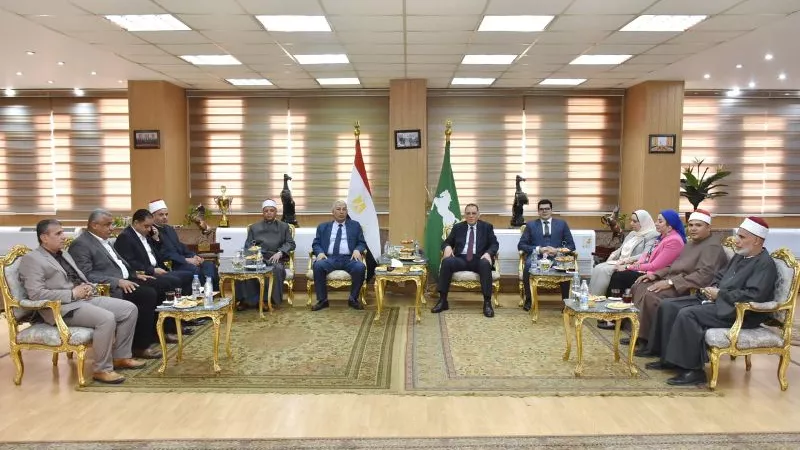 محافظ الشرقية يستقبل مدير الأمن والقيادات الشرطية والمهنئين من أعضاء مجلسي النواب والشيوخ