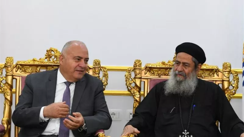 محافظ قنا يستقبل وفدا كنسيا للتهنئة بعيد الفطر المبارك