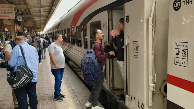 وزير النقل يتابع على مدار الساعة انتظام العمل وتقديم خدمات مميزة للمواطنين بمرافق النقل والمواصلات