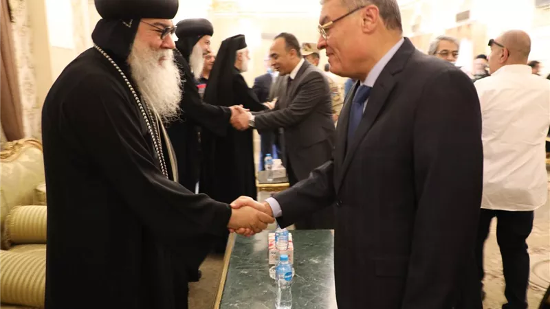 محافظ المنيا يستقبل المهنئين بعيد الفطر المبارك