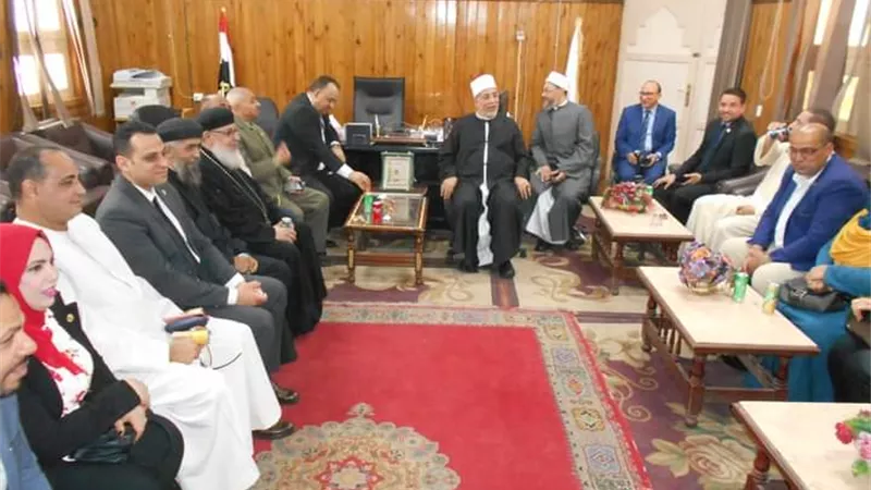 وفود كنائس سوهاج تهنئ رئيس المنطقة الأزهرية بعيد الفطر..صور
