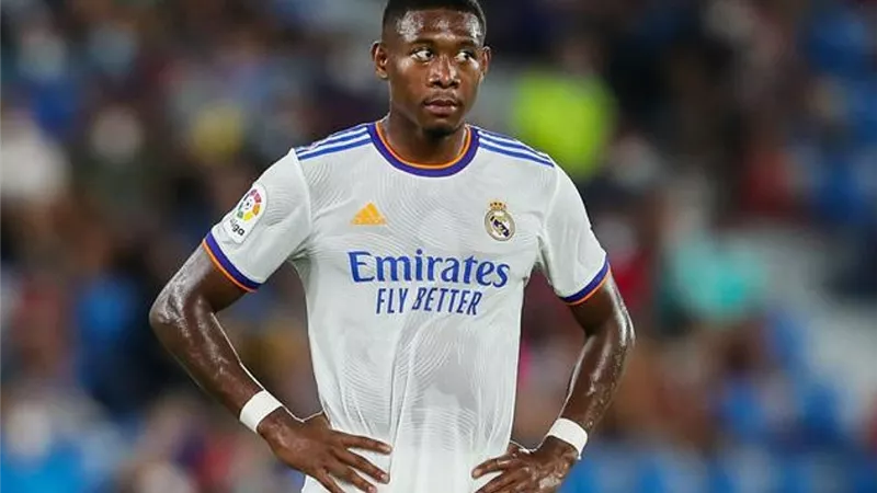 ريال مدريد يعلن.. ألابا لن يلحق بمواجهة مانشستر سيتي
