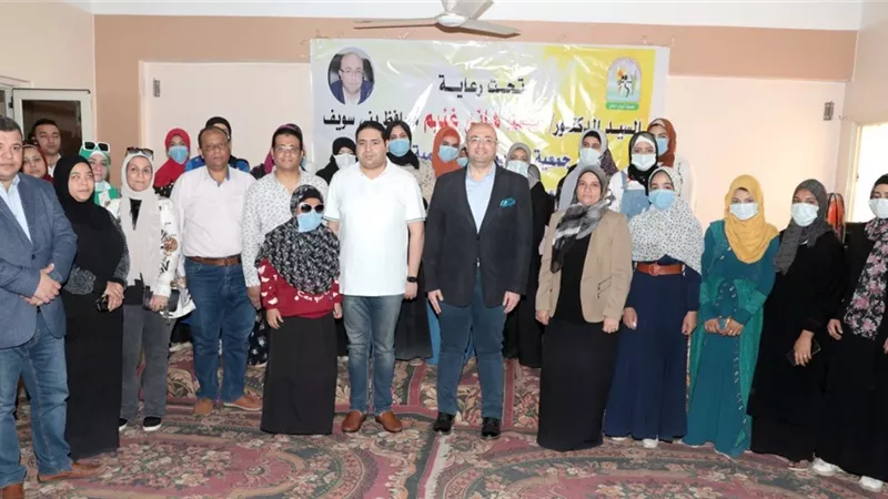 محافظ بني سويف يشهد احتفالية جمعية شباب الخير لتجهيز العرائس غير القادرات
