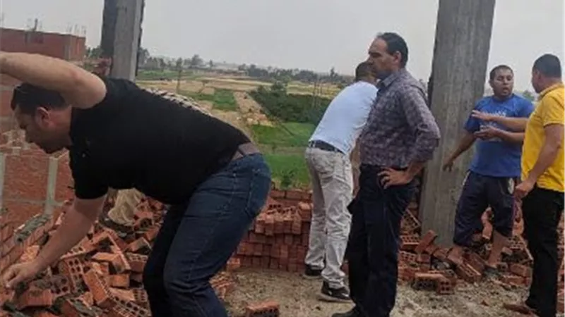 إزالة التعديات على الأراضى الزراعية خلال اجازة عيد الفطر المبارك بالشرقية
