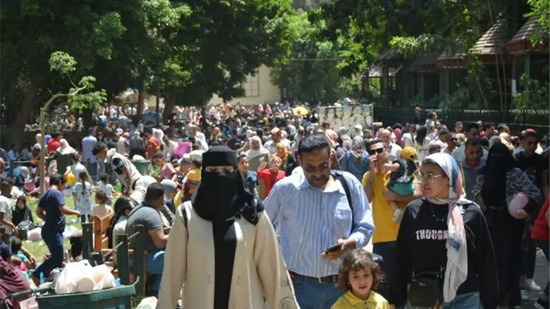 الزراعة:فتح جميع الأبواب بحديقة الحيوان لاستيعاب الزائرين