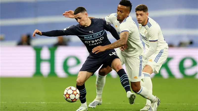 مباراة مجنونة .. ريال مدريد يحرز هدفين متتاليين أمام مانشيستر سيتى