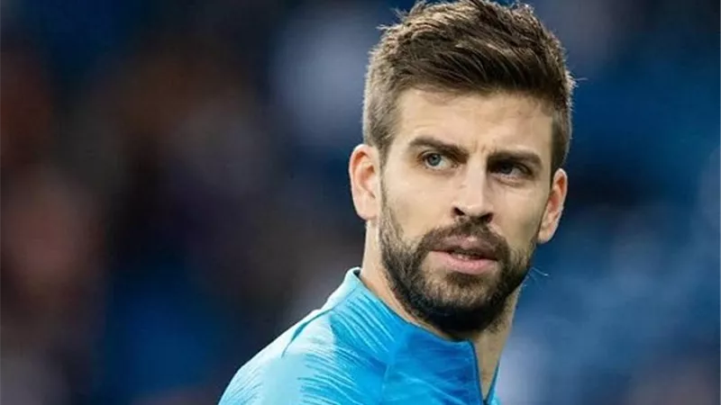 صحيفة اسبانية: بيكيه ينهى موسمه مع برشلونة