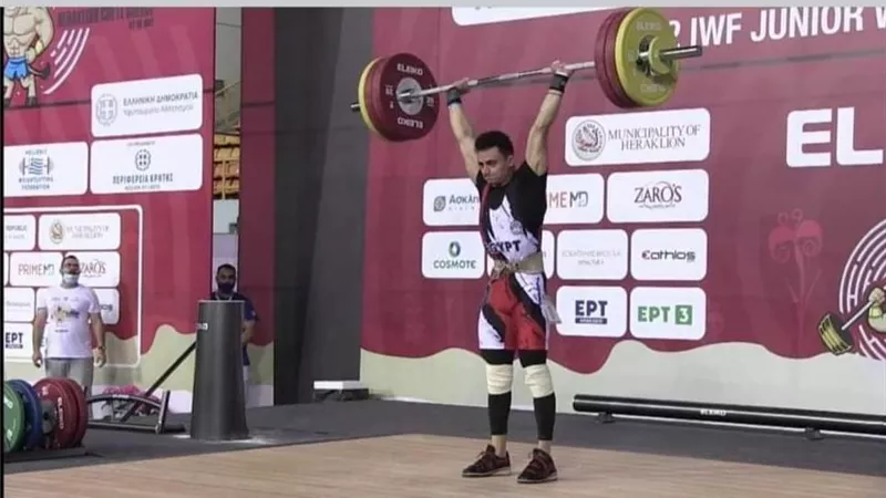 محافظ بني سويف يهنئ لفوز لاعب رفع الاثقال بالمركز الرابع في بطولة العالم باليونان