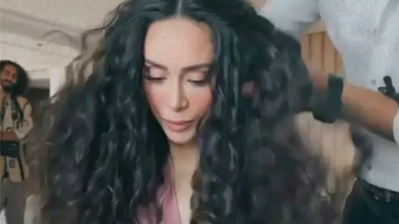 شاهد.. صور استعدادات بسنت شوفى قبل حفل زفافها