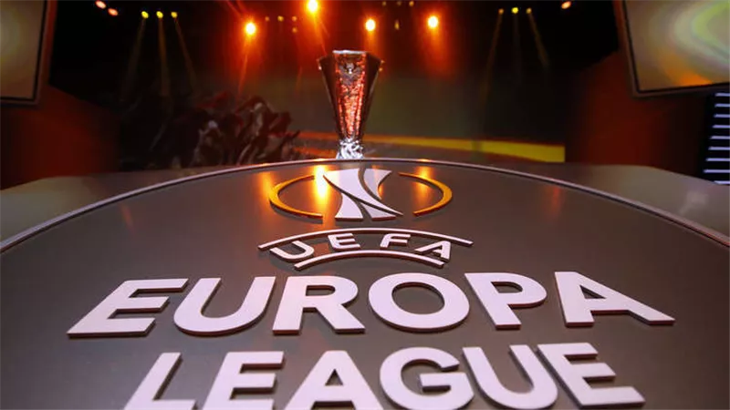 فرانكفورت أمام رينجرز.. تعرف على موعد نهائى الدورى الأوروبى