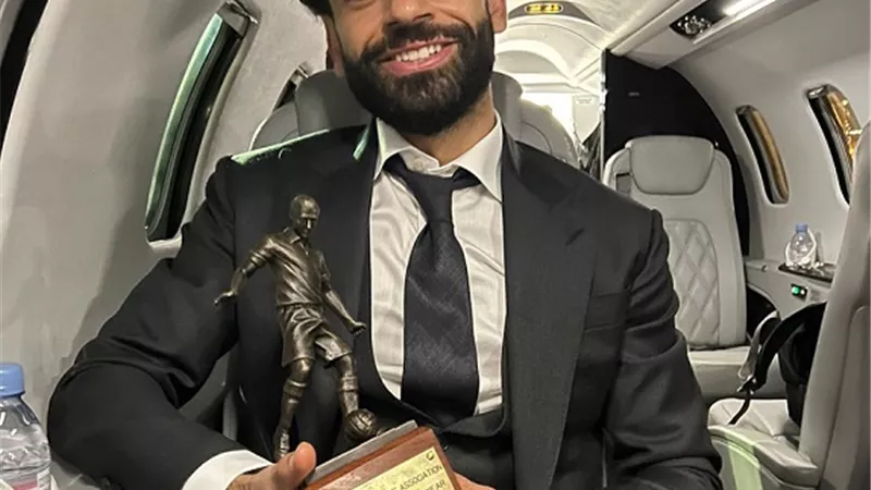 الملك المصرى لا يتوقف.. ليفربول يعلق على فوز محمد صلاح بجائزة لاعب العام
