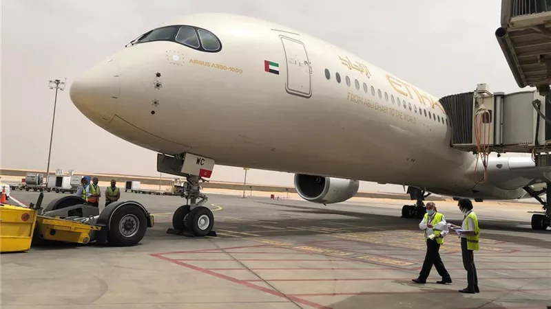 تعاون فني جديد بين مصر للطيران للصيانة وطيران الاتحاد