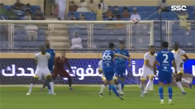 الإتحاد يحافظ على صدارة الدورى السعودى بعد التعادل المثير مع الفتح