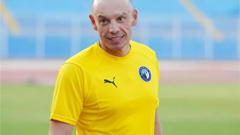 تاكيس جونياس يعلن تشكيل بيراميدز لمواجهة سموحة