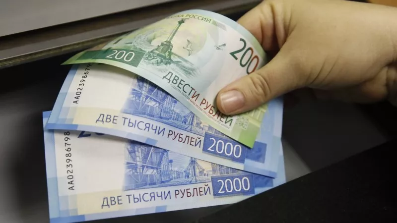 الروبل الروسي يرتفع أمام العملات الأوروبية