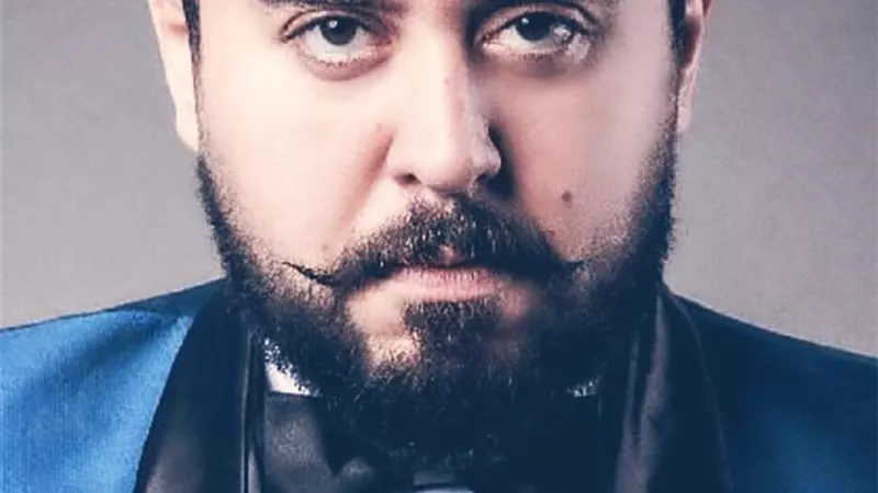 عمرو عبد العزيز يهاجم منتقدى حفل زفاف فراج وبسنت : اتمنوا الخير والفرحة للناس