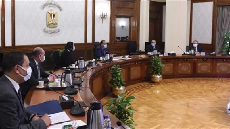مدبولي يبحث مع وزيرة التخطيط تنفيذ تكليفات الرئيس بجذب الاستثمارات والشراكة مع القطاع الخاص