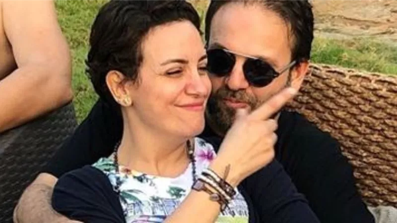 ريهام عبد الغفور تخطف الانظار برفقة زوجها من حفل زفاف فراج وبسنت .. صور
