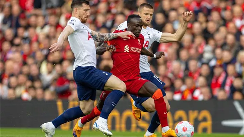 ليفربول أمام توتنهام .. دياز يتعادل للريدز