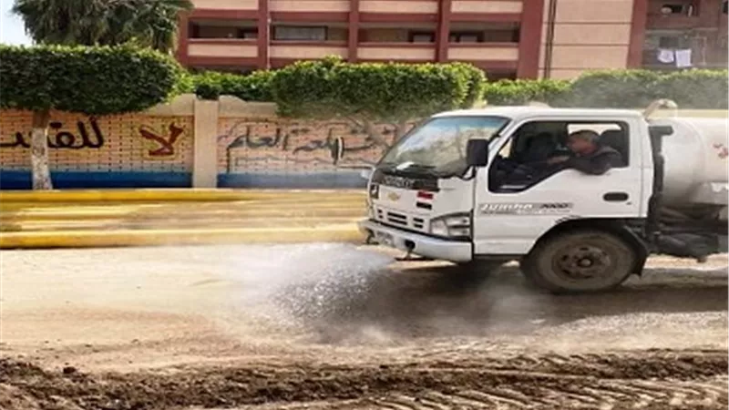 الأجهزة التنفيذية تشن حملات نظافة ورفع إشغالات بمحيط المدارس بالشرقية