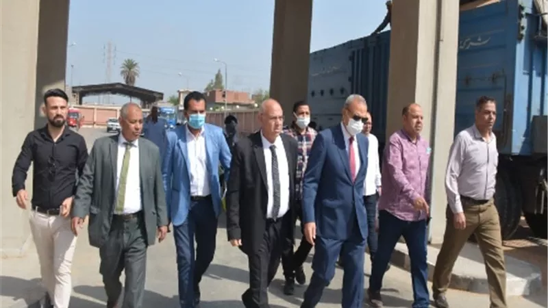 محافظ القليوبية يتفقد مجمع صوامع بنها وعرب العليقات وعددا من الحقول الزراعية