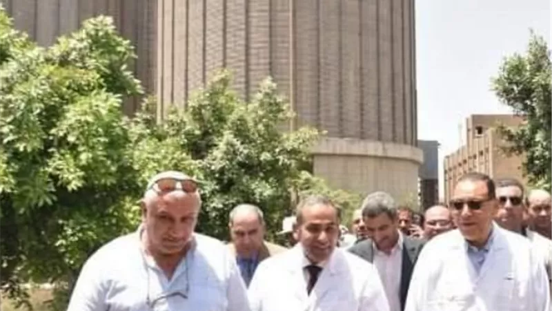 محافظ الشرقية يتفقد شونة بنك التنمية بالنخاس وصومعة مطاحن شرق الدلتا