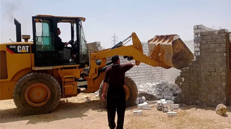 محافظة المنيا : تقرير امام المحافظ يكشف جهود المحليات فى ازالة التعديات
