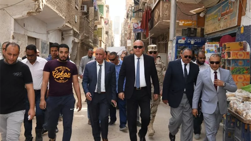 الداودى يتابع أعمال مشروع تطوير المناطق غير المخططة بمدينة قنا