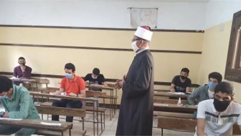 اليوم.. طلاب المعاهد الأزهرية يؤدون الامتحان في العلوم والرياضيات