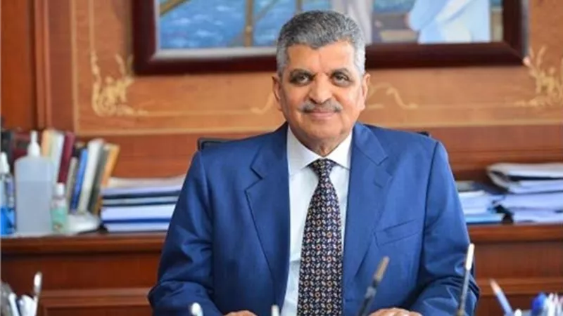 الفريق أسامة ربيع: قناة السويس ممر ملاحي دولي لا علاقة له بالصراعات السياسية