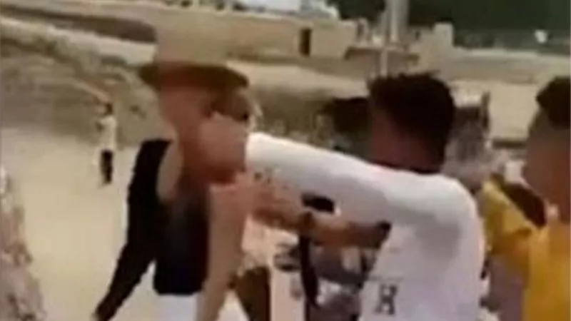 إخلاء سبيل المرشد السياحي والمصور في واقعة تحرش سائحتين بالهرم