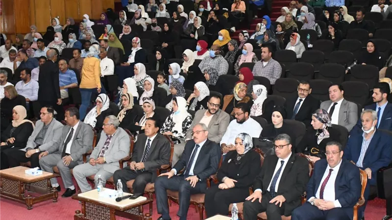 رئيس جامعة القناة يشهد حفل تأبين الدكتور هانى السعيد عميد كلية التجارة..صور