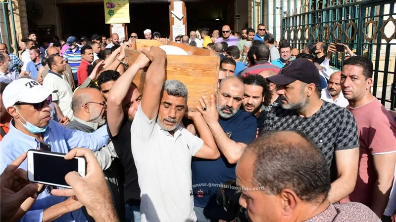 نجوم الفن فى جنازة والد الفنان محسن منصور. . صور