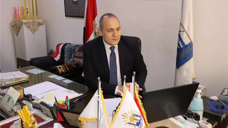 مدير تعليم القاهرة يجتمع بقيادات الإدارات عبر الفيديو كونفرانس..صور