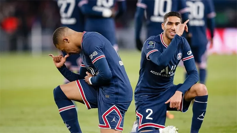 ظهور مفاجئ لمبابي وحكيمي في مدريد
