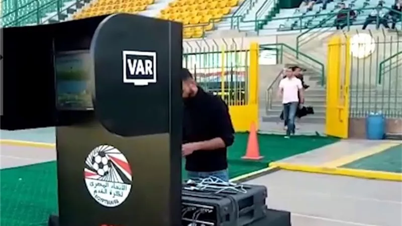 رئيس لجنة الحكام الأسبق: 